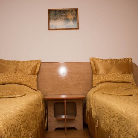 N&S Hotel Barlad Birlad Bagian luar foto