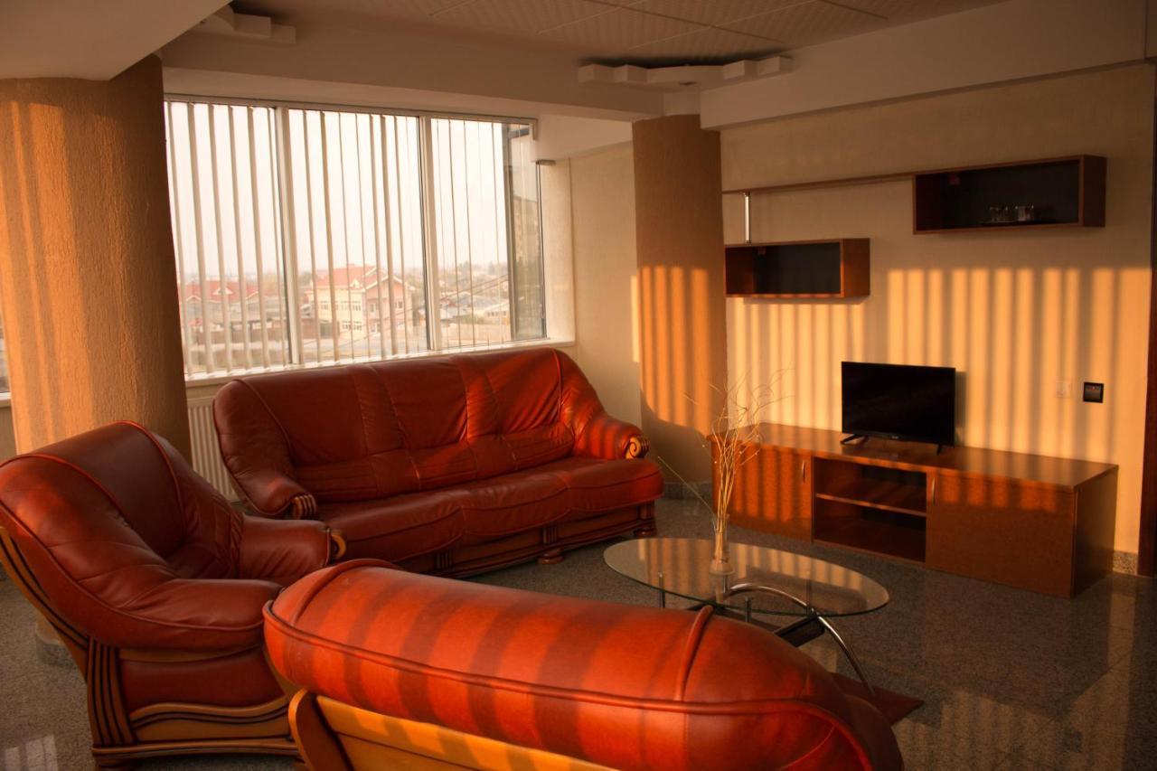 N&S Hotel Barlad Birlad Bagian luar foto