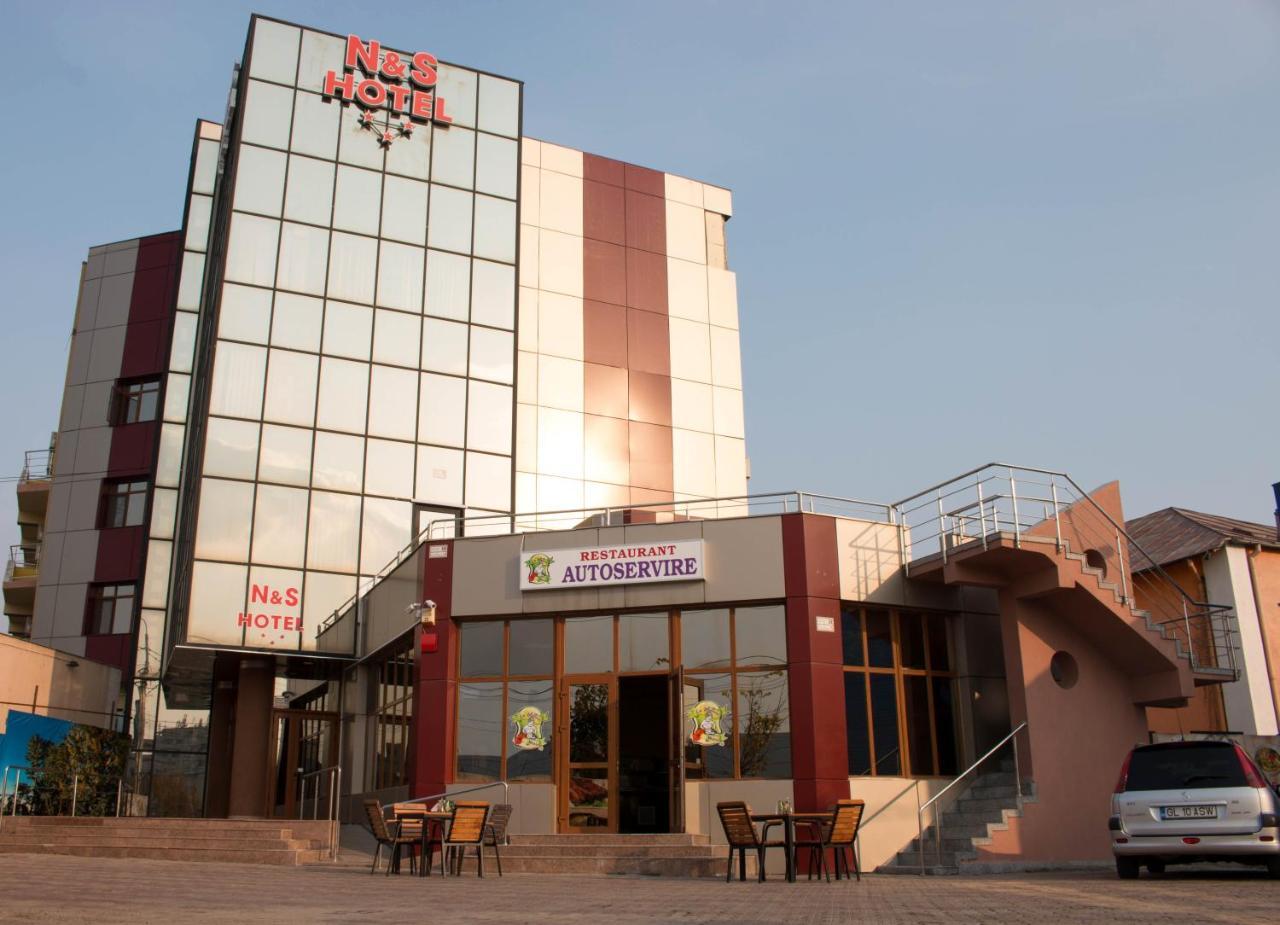 N&S Hotel Barlad Birlad Bagian luar foto