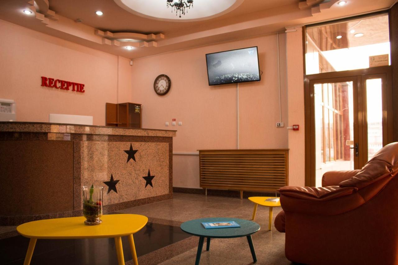 N&S Hotel Barlad Birlad Bagian luar foto