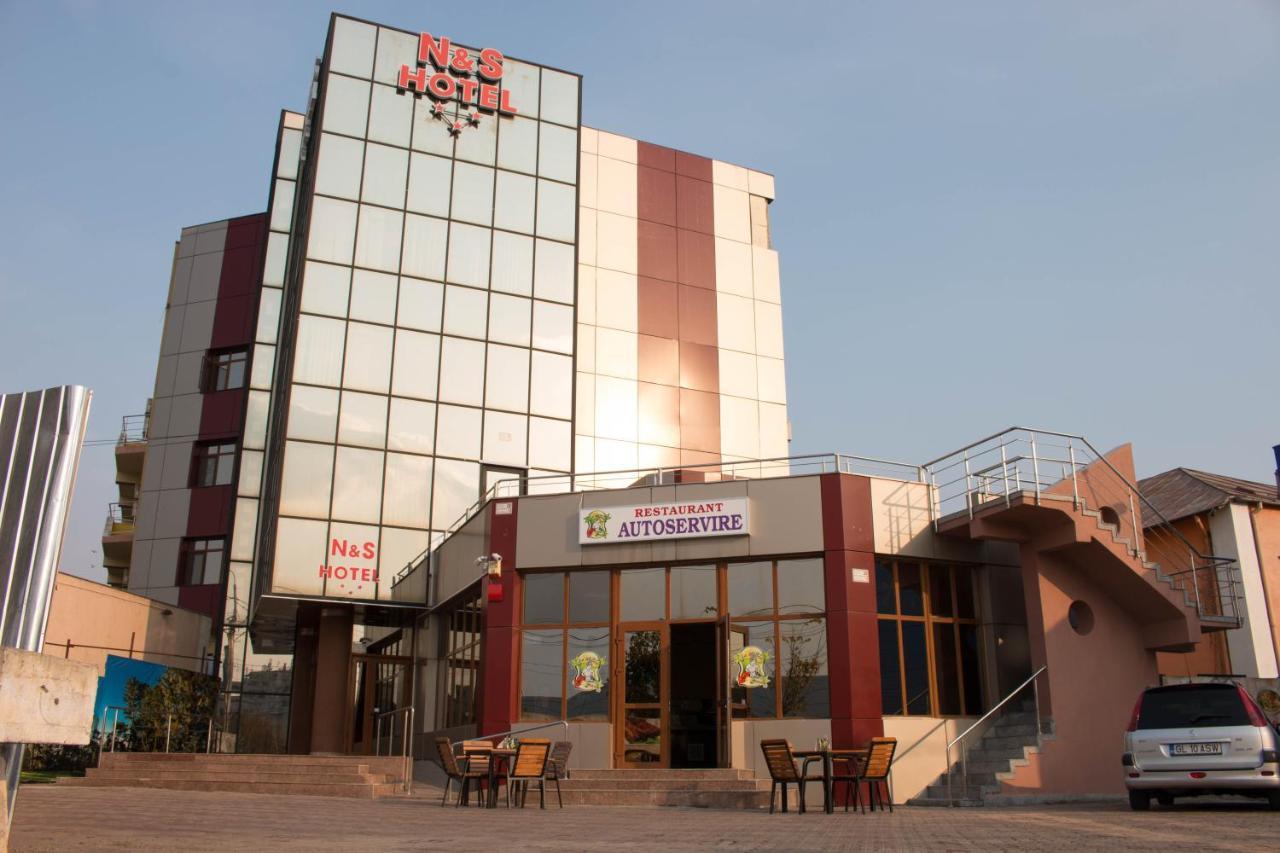 N&S Hotel Barlad Birlad Bagian luar foto