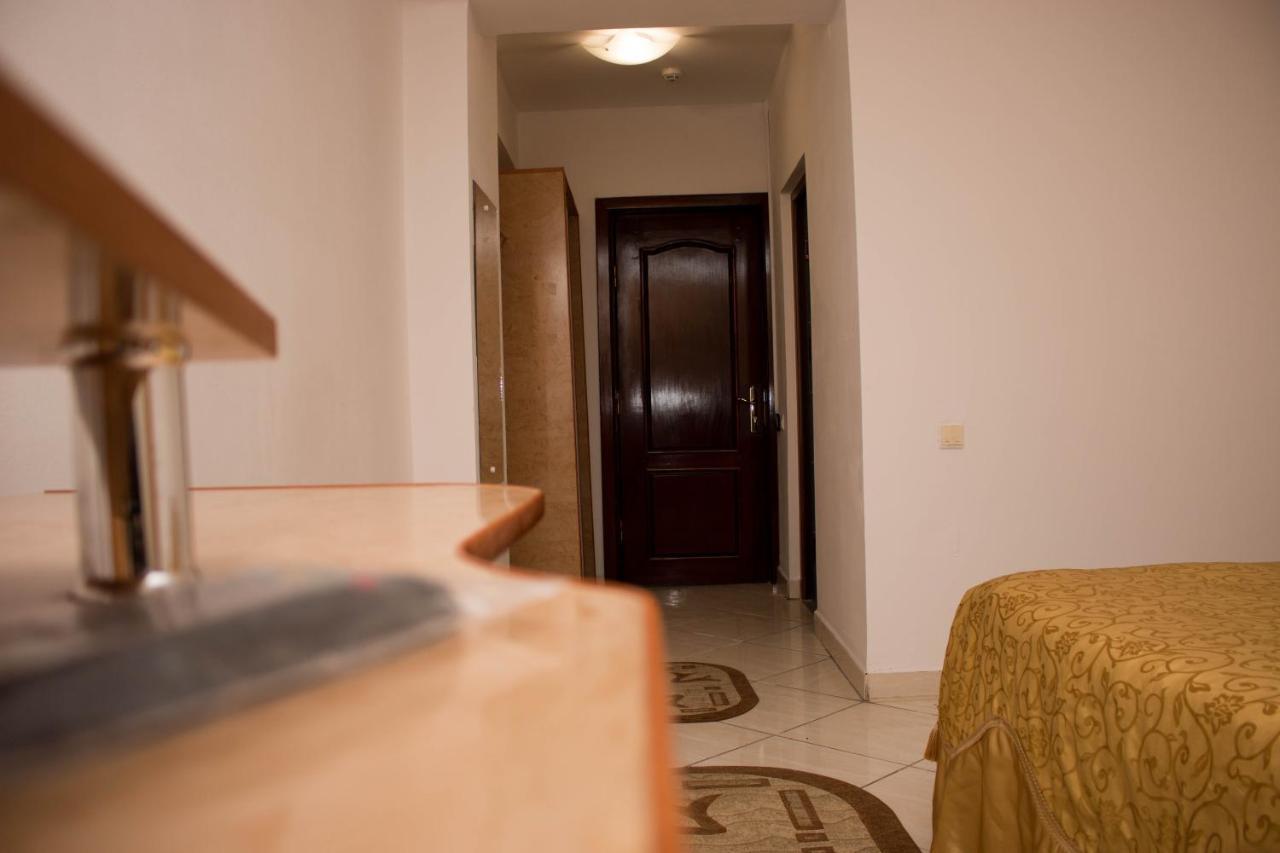 N&S Hotel Barlad Birlad Bagian luar foto