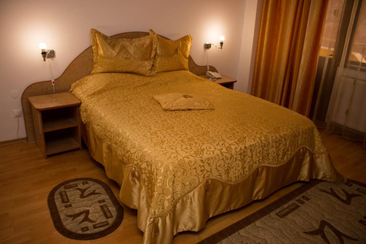 N&S Hotel Barlad Birlad Bagian luar foto